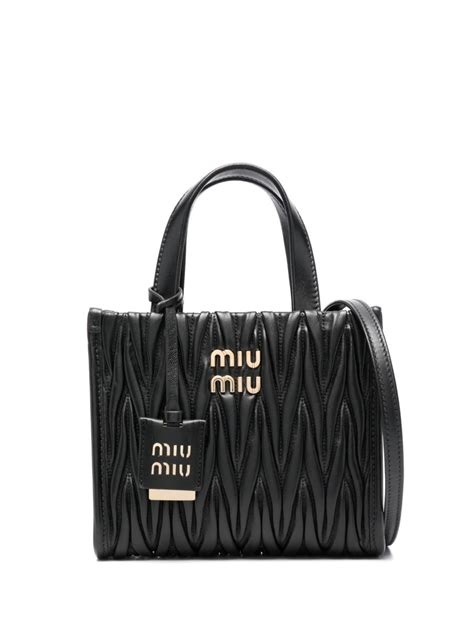 miu miu tasche metelasses welches leder ist das|Weiss Tasche Aus Matelassé.